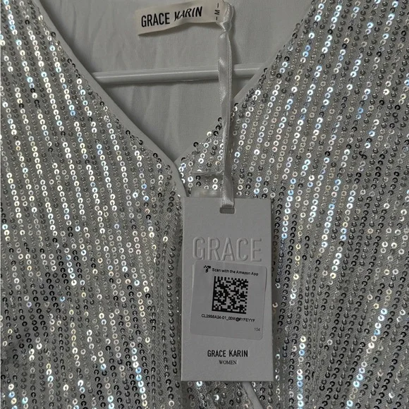 White-silver sequin top NWT - Picture 2 of 3